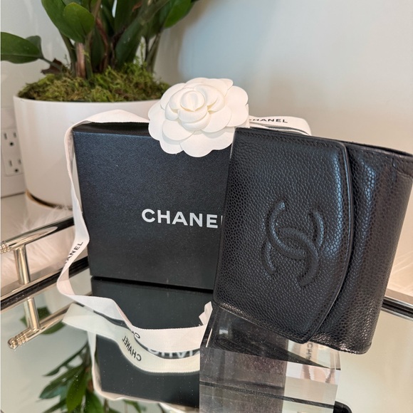 Chanel Caviar Wallet with CC Logo - Black Pebble Leather - Picture 16 of 16